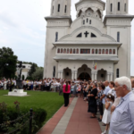 S-a înălțat catargul și sfințit drapelul național la Biserica Ortodoxă Sfântul Dimitrie Izvorâtorul de Mir din Carei Centenarul Unirii